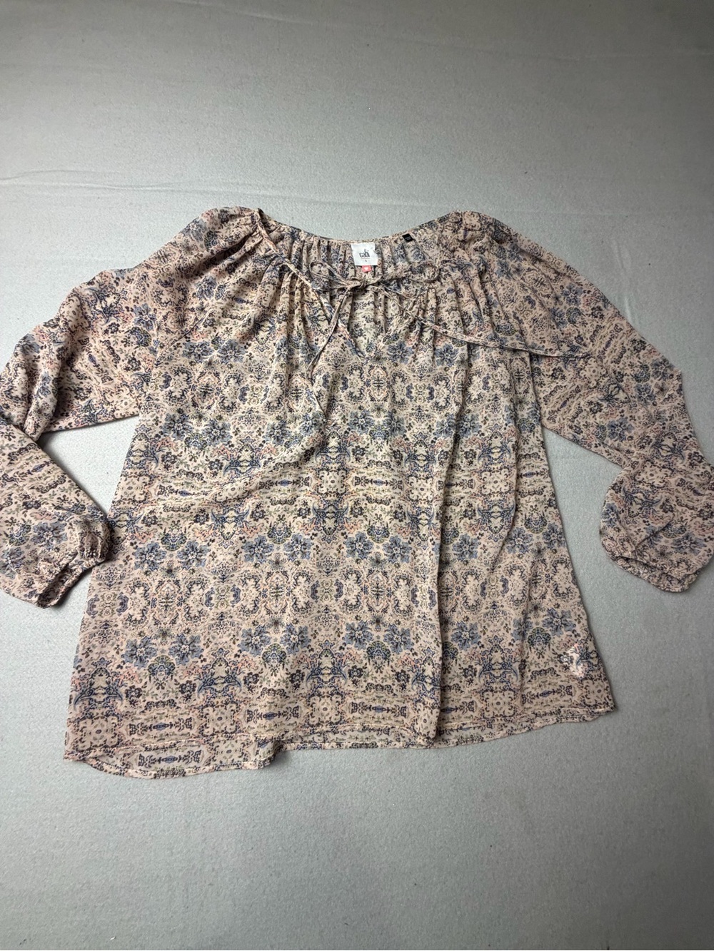 CAbi Beige and Blue Floral Peasant Top oversize  S